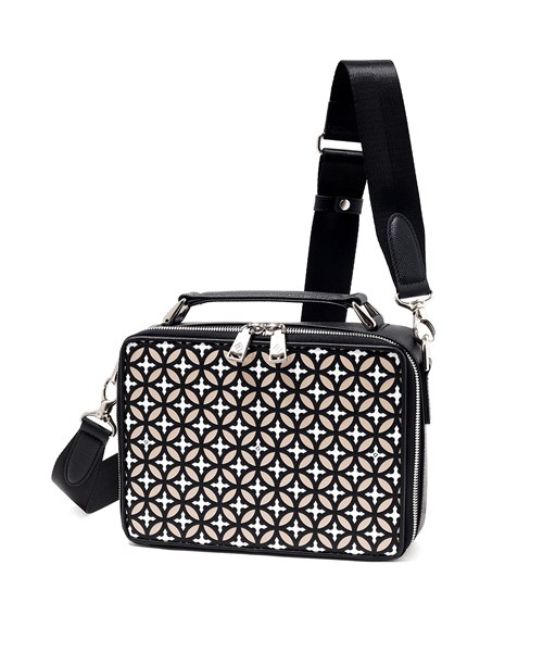 ドレステリア エアデール レザーショルダーバッグ 手付き