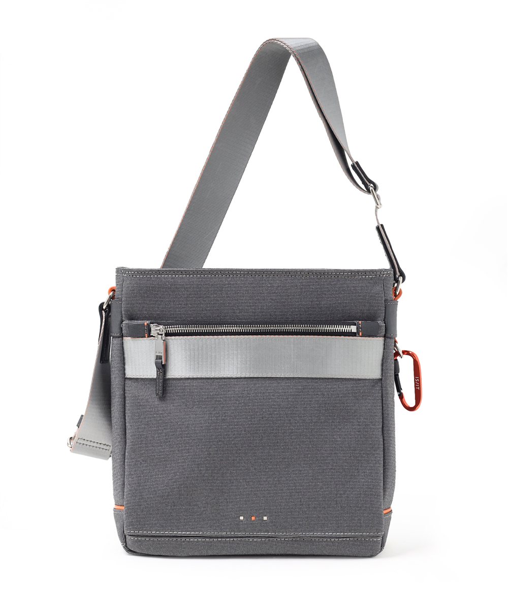 イズイット ニードル ショルダーバッグ