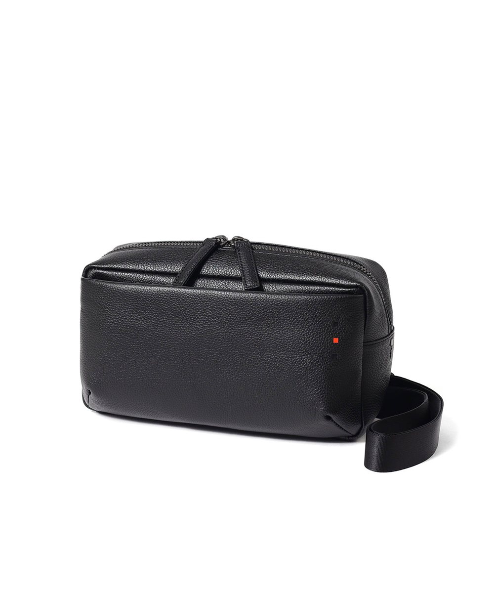 イズイット トラニオン レザーミニショルダーバッグ ヨコ型