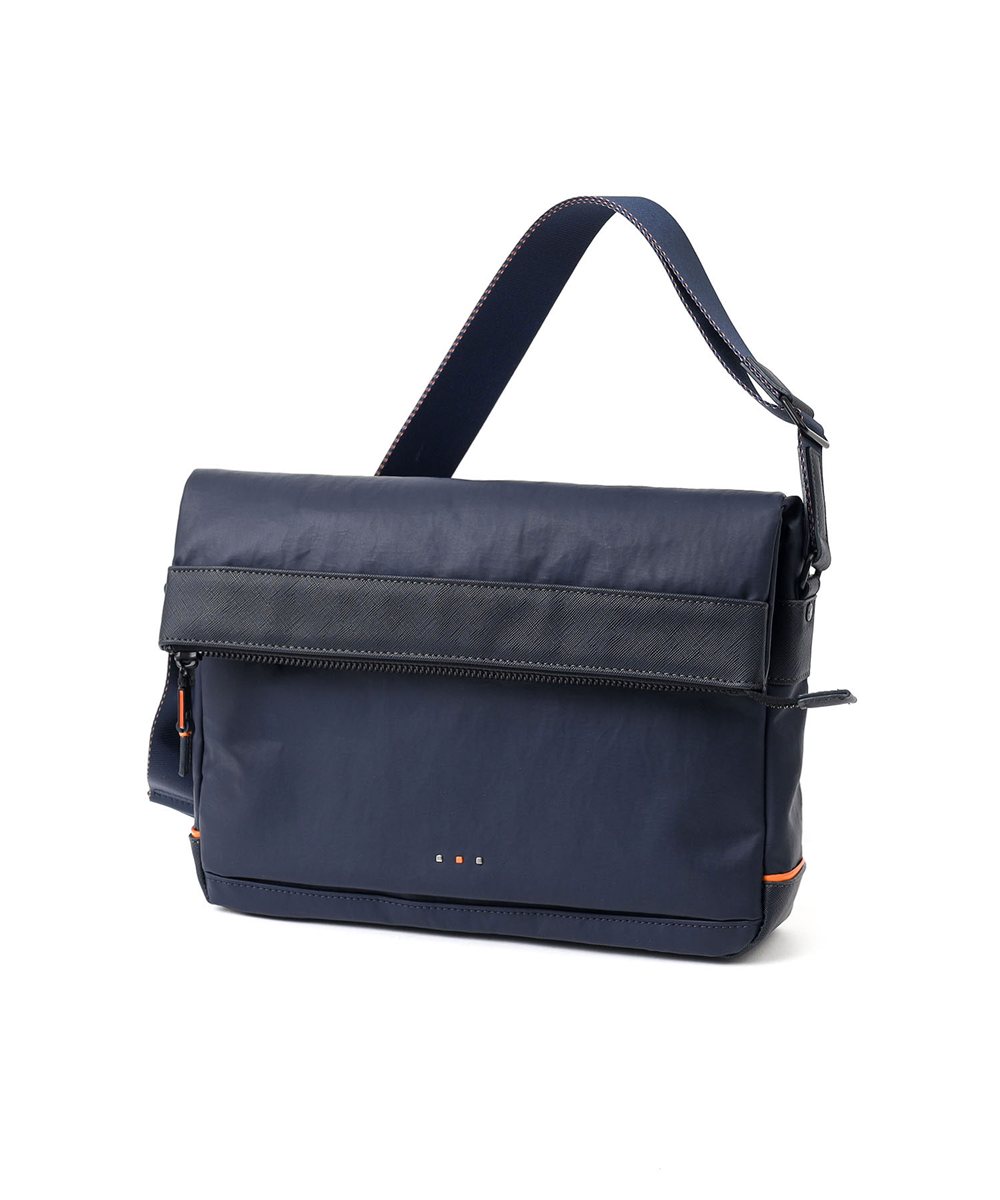 イズイット グリンザ ショルダーバッグ B5