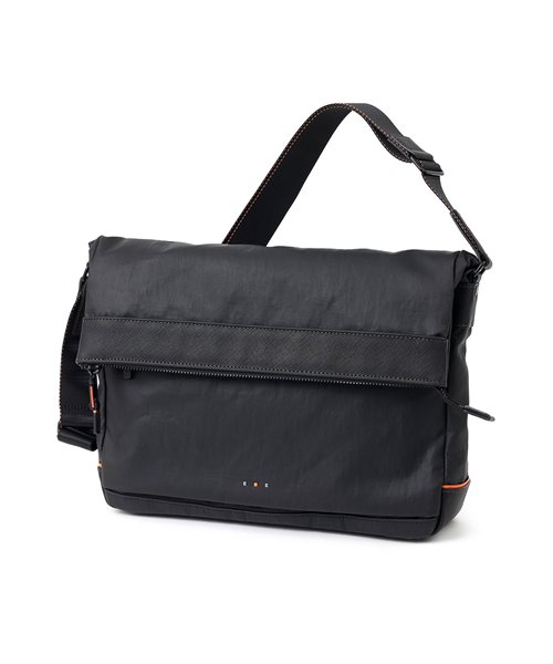 イズイット グリンザ ショルダーバッグ A4