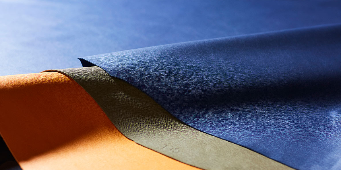 ワープロラックス カーフレザー トートバッグ