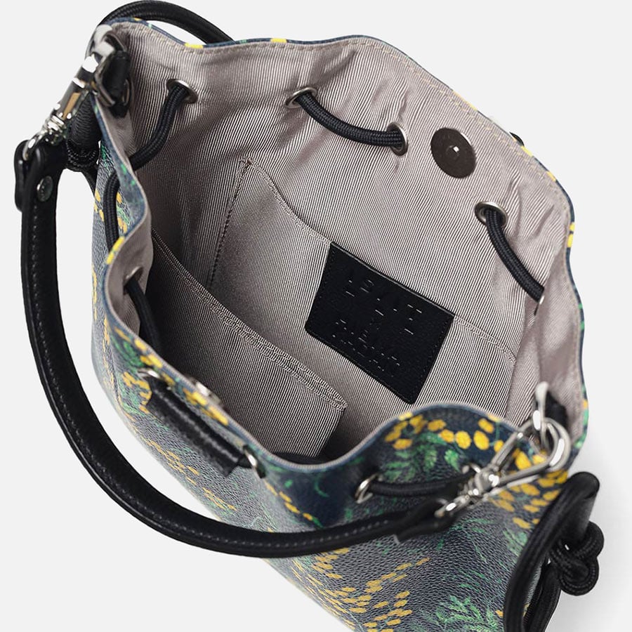 イズイット フラワーズ レザー巾着ショルダーバッグ