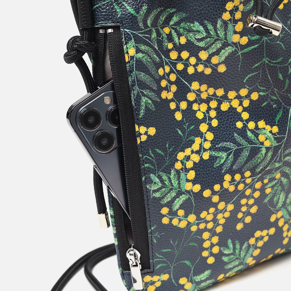 イズイット フラワーズ レザー巾着ショルダーバッグ