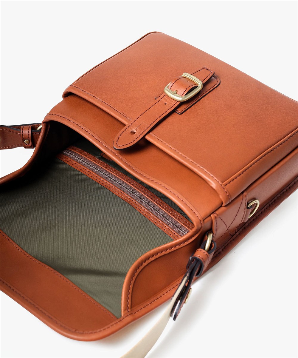 シルバーレイククラブ オイルレザー ショルダーバッグ 22cm