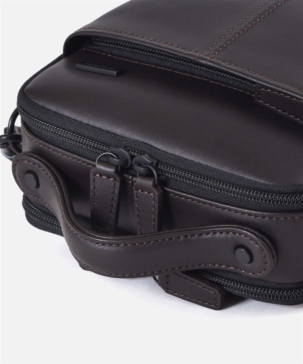 カルワザ ウイングII ハンドル付 ミニレザーショルダーバッグ