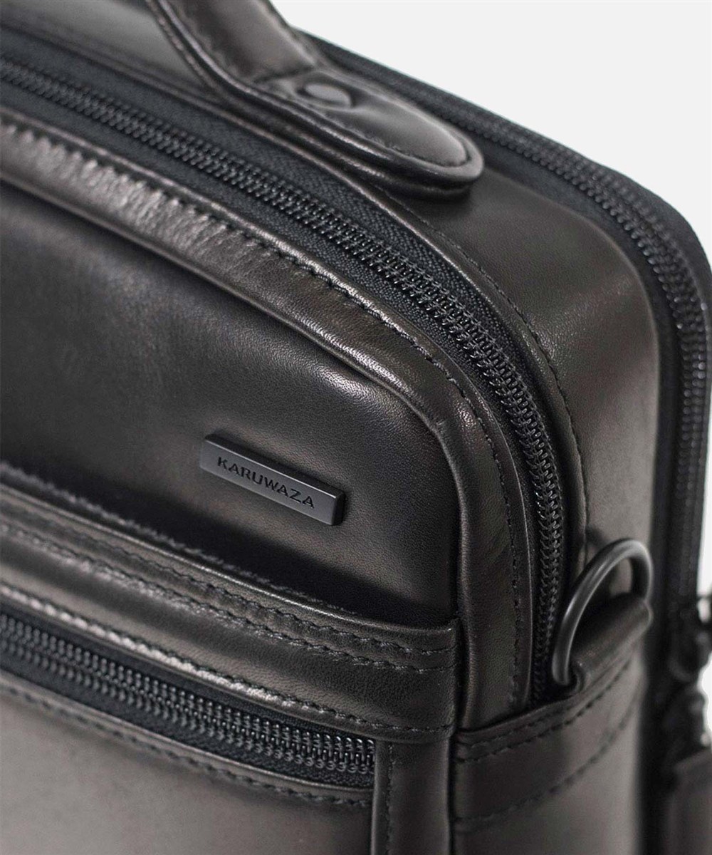 カルワザ ウイングII レザーショルダーバッグ B5ジャスト