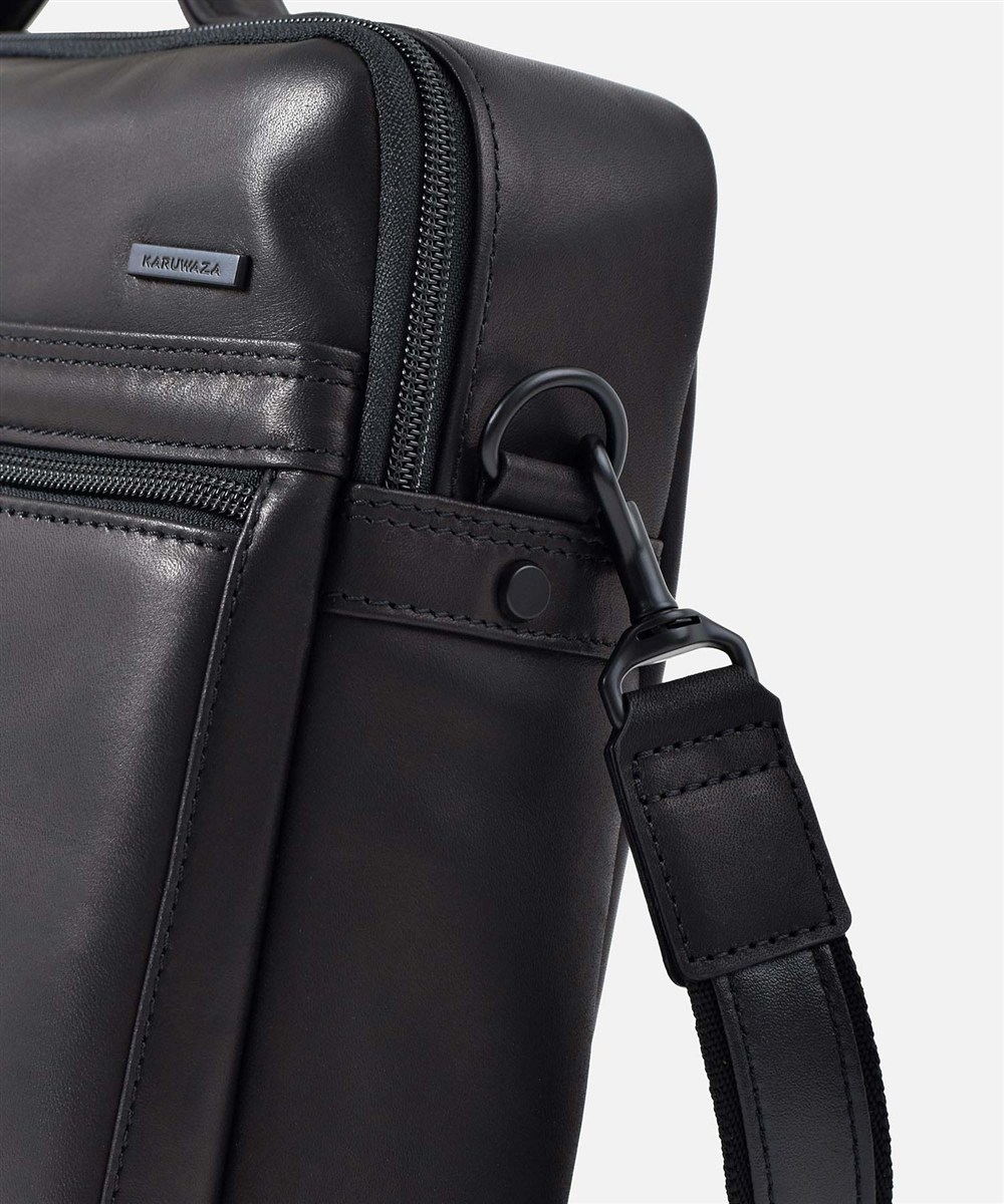 カルワザ ウイングII レザーショルダーバッグ A4