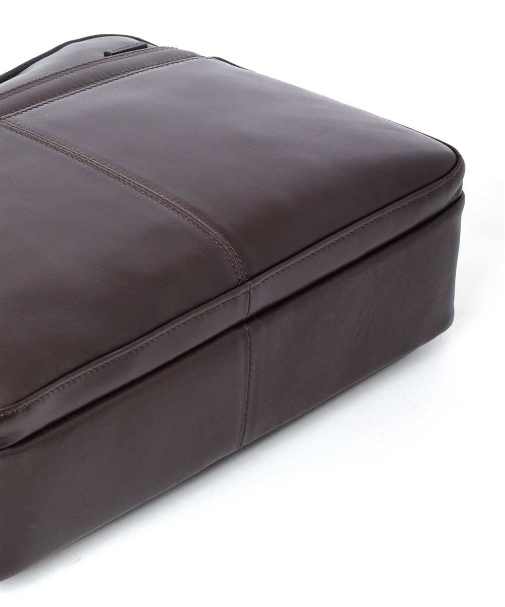 カルワザ ウイングII レザーショルダーバッグ A4