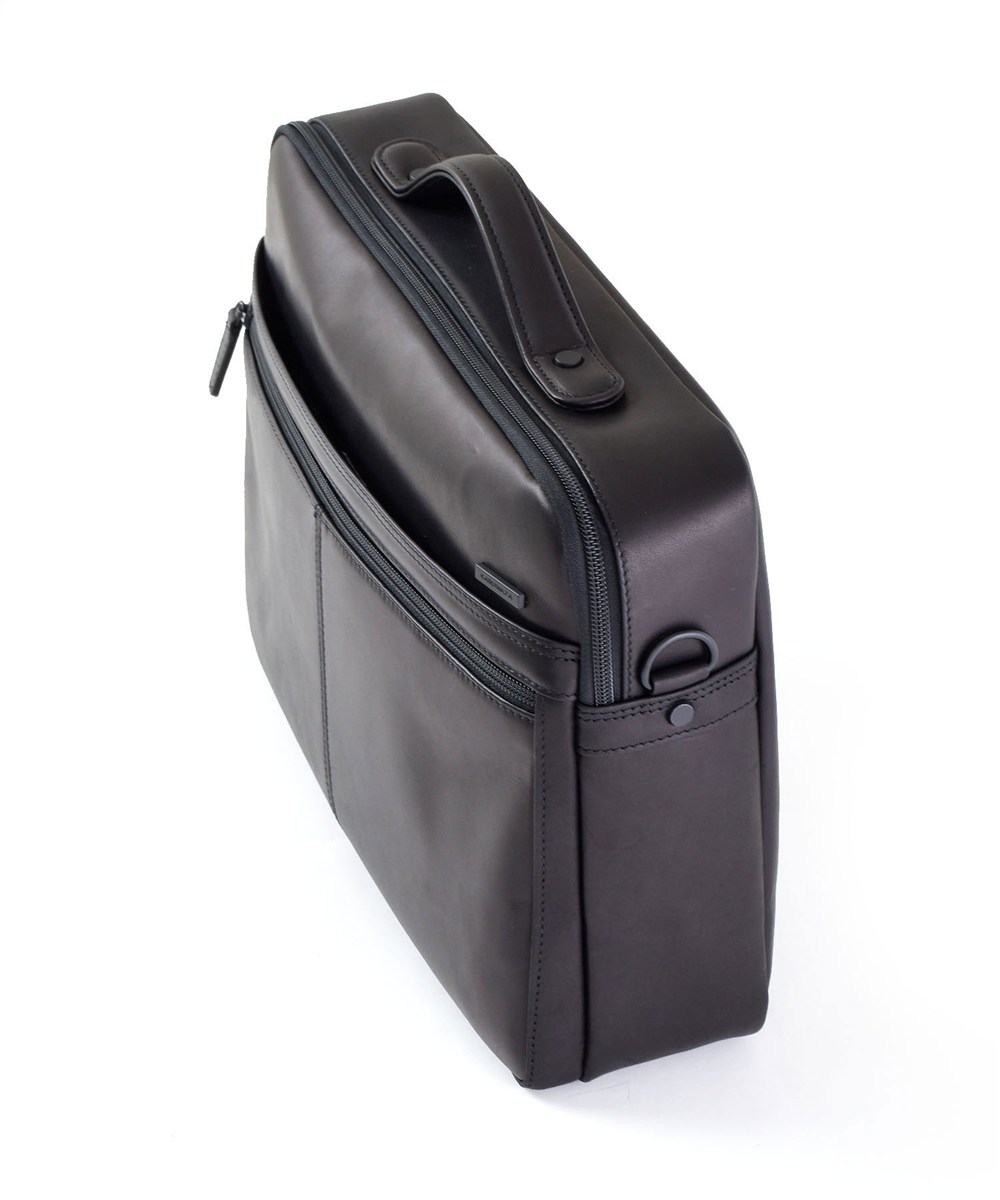 カルワザ ウイングII レザーショルダーバッグ A4