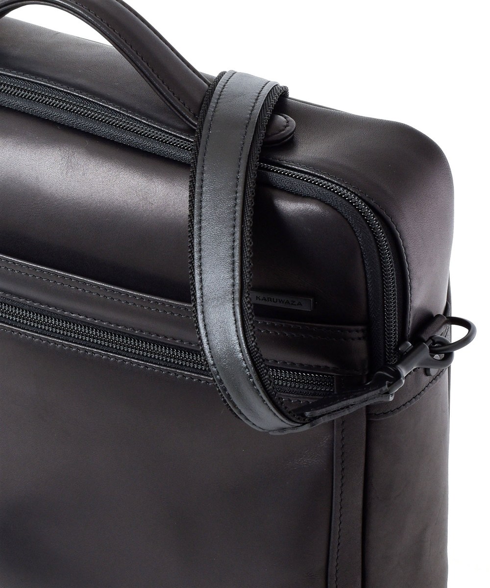 カルワザ ウイングII レザーショルダーバッグ A4