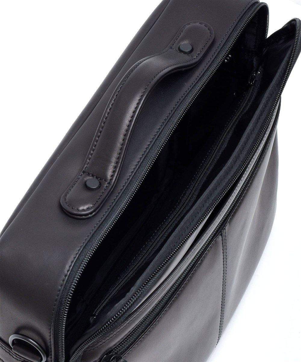 カルワザ ウイングII レザーショルダーバッグ A4