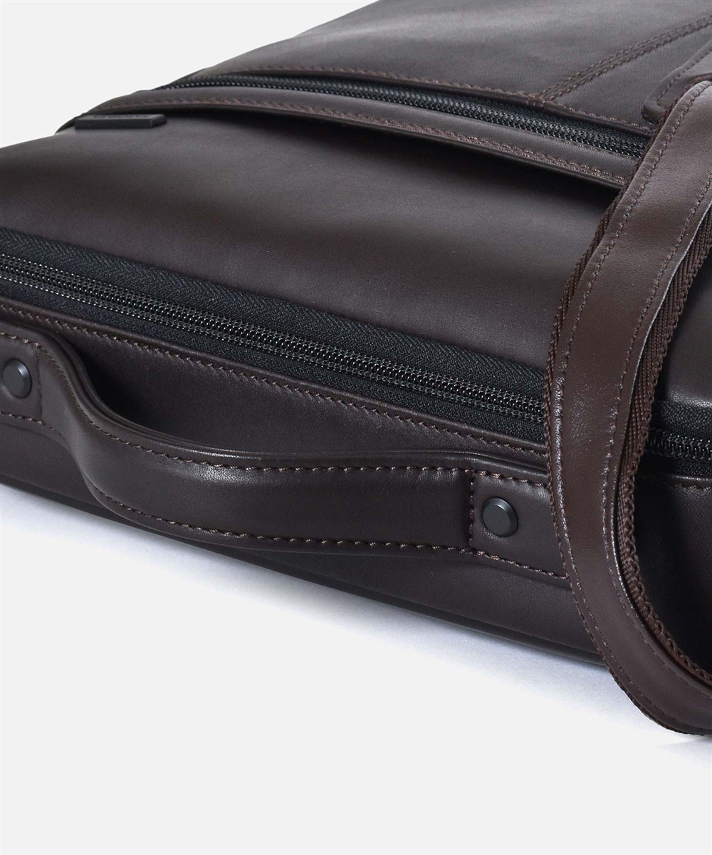 カルワザ ウイングII レザーショルダーバッグ タテ型 A4