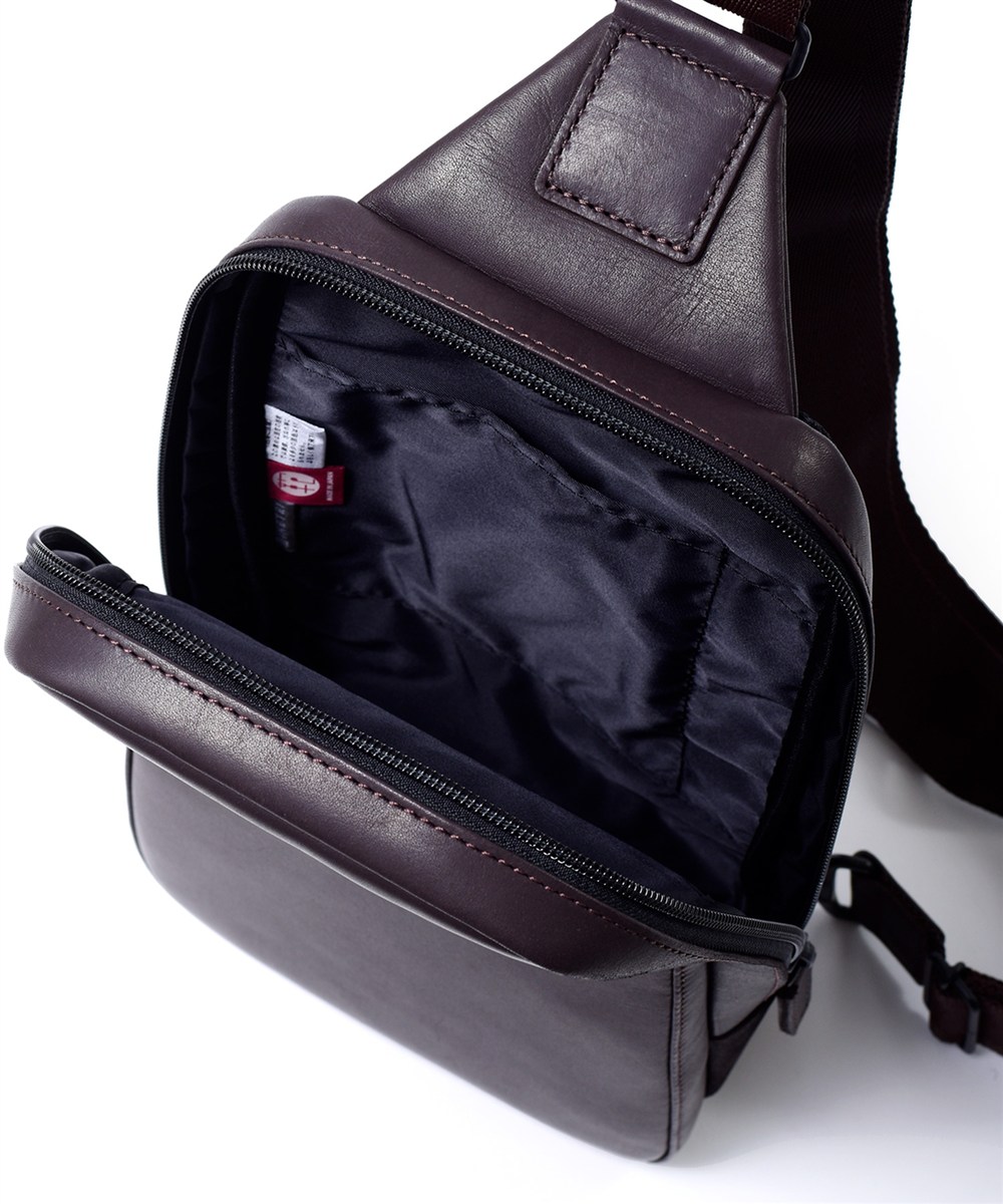 カルワザ ウイングII レザーワンショルダーバッグ