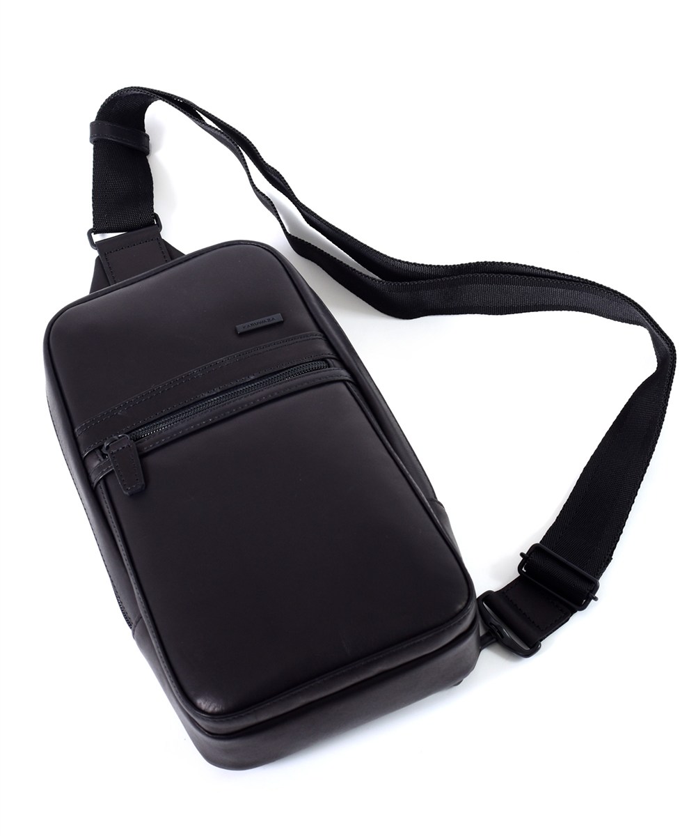 カルワザ ウイングII レザーワンショルダーバッグ