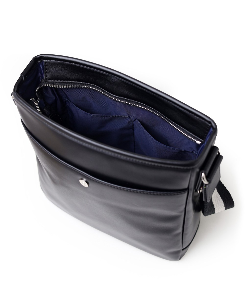 ミラ・ミラン ロッソ ショルダーバッグ B5