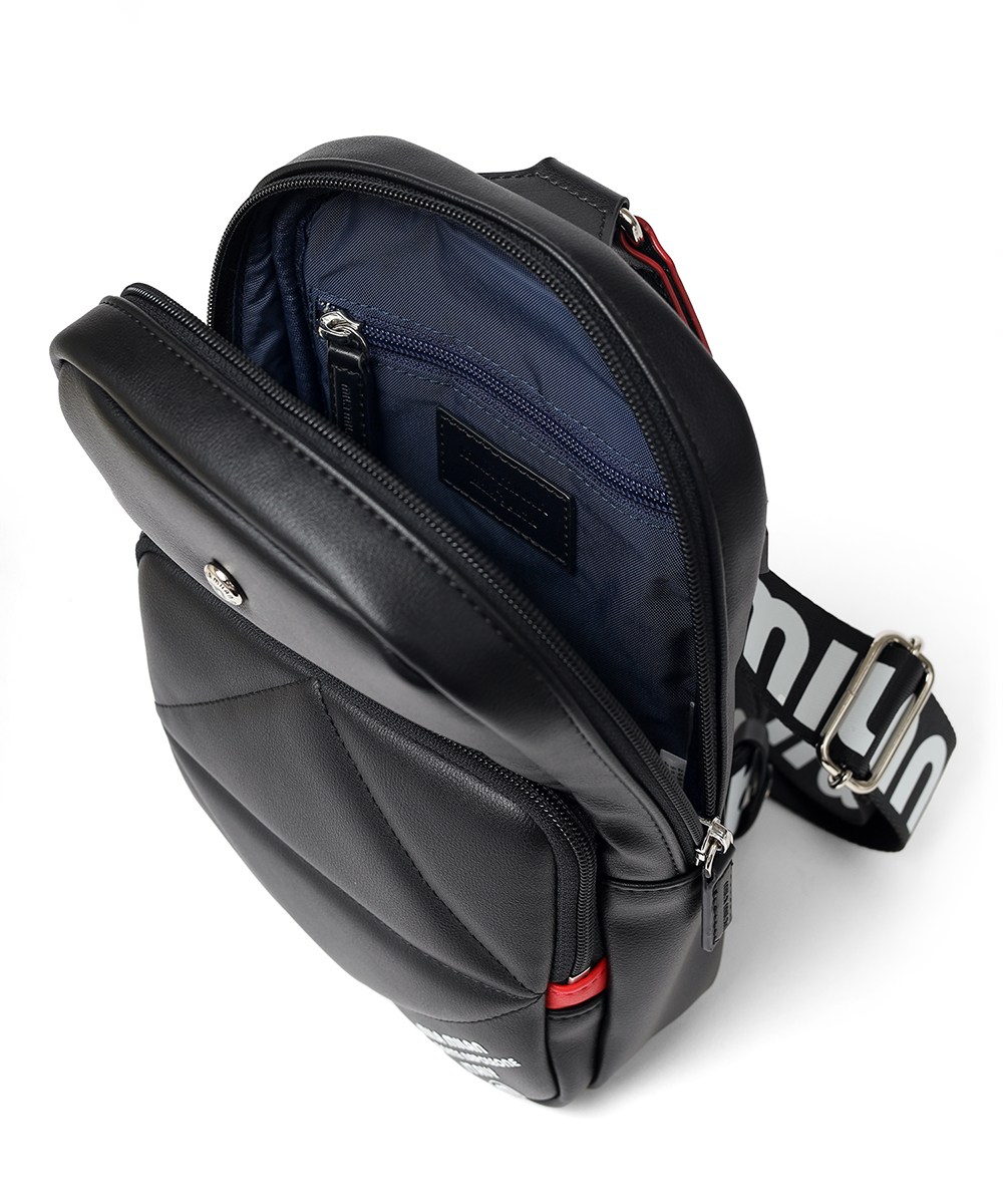 ミラ・ミラン テトラ ワンショルダーバッグ