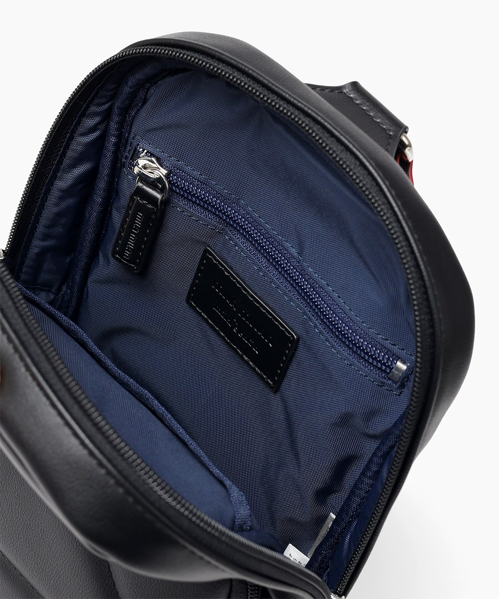 ミラ・ミラン テトラ ワンショルダーバッグ