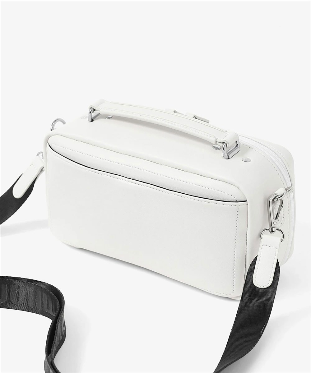 ミラ・ミラン オット ショルダーバッグ