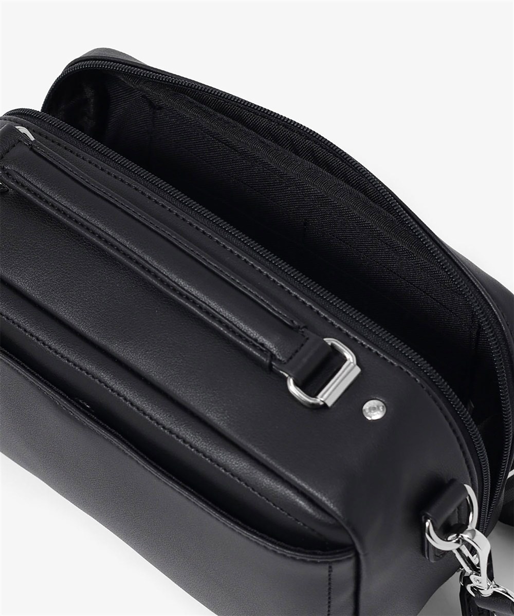 ミラ・ミラン オット ショルダーバッグ