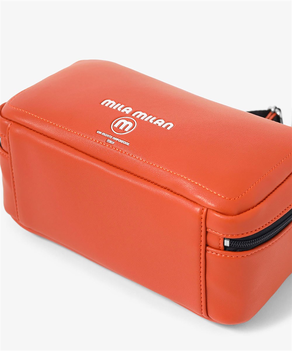 ミラ・ミラン オット ショルダーバッグ