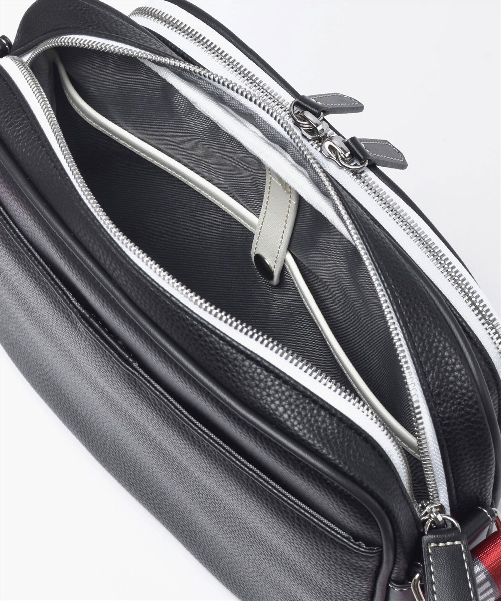 ミラ・ミラン トラスト ショルダーバッグ