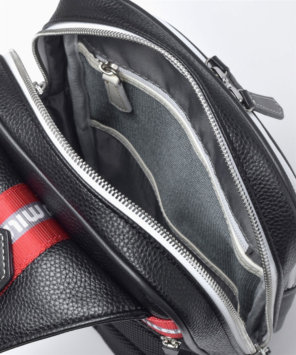 ミラ・ミラン トラスト ワンショルダーバッグ