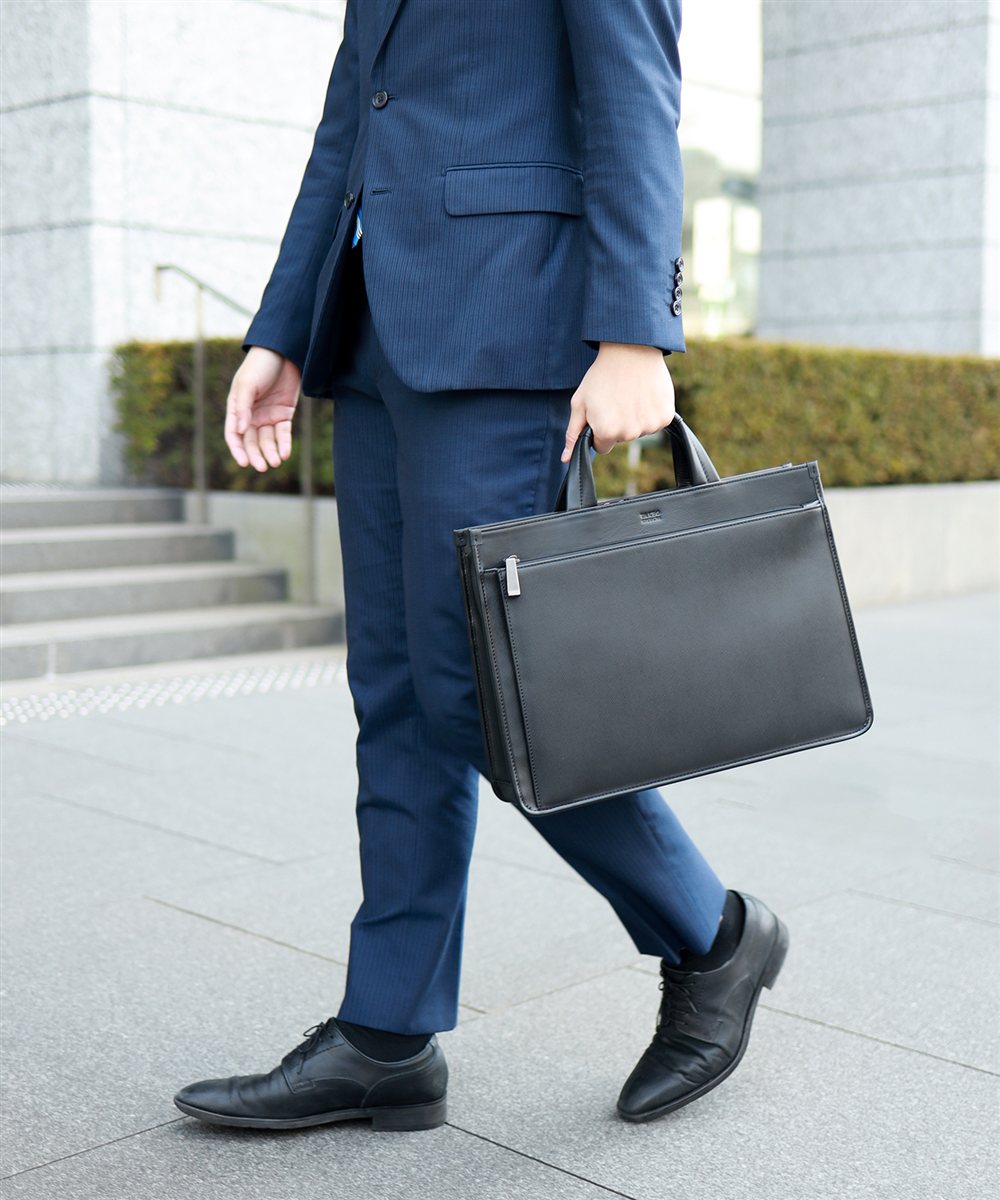 タケオキクチ ナビ ビジネスバッグ A4