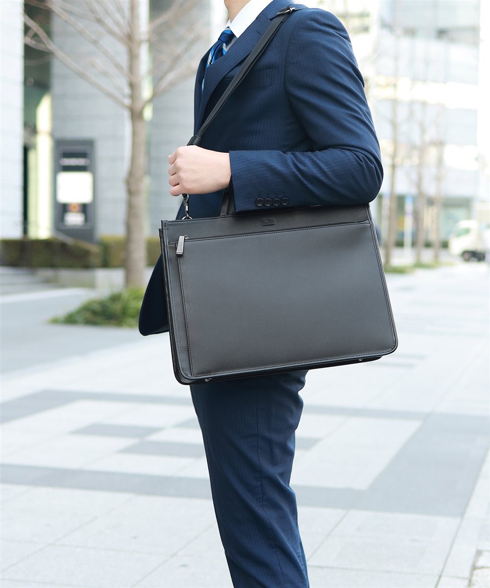 タケオキクチ ナビ ビジネスバッグ A4