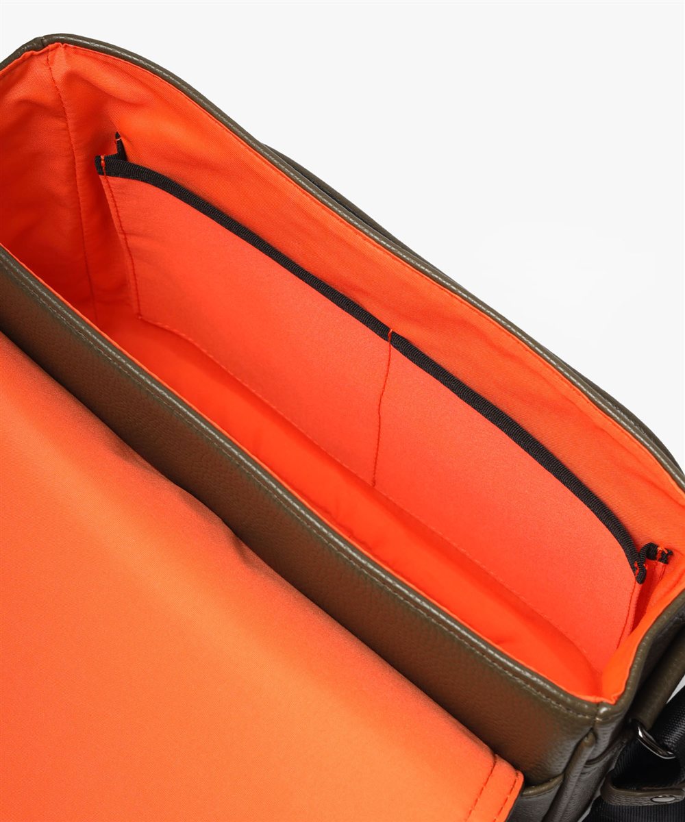 カステルバジャック ノワ ショルダーバッグ B5