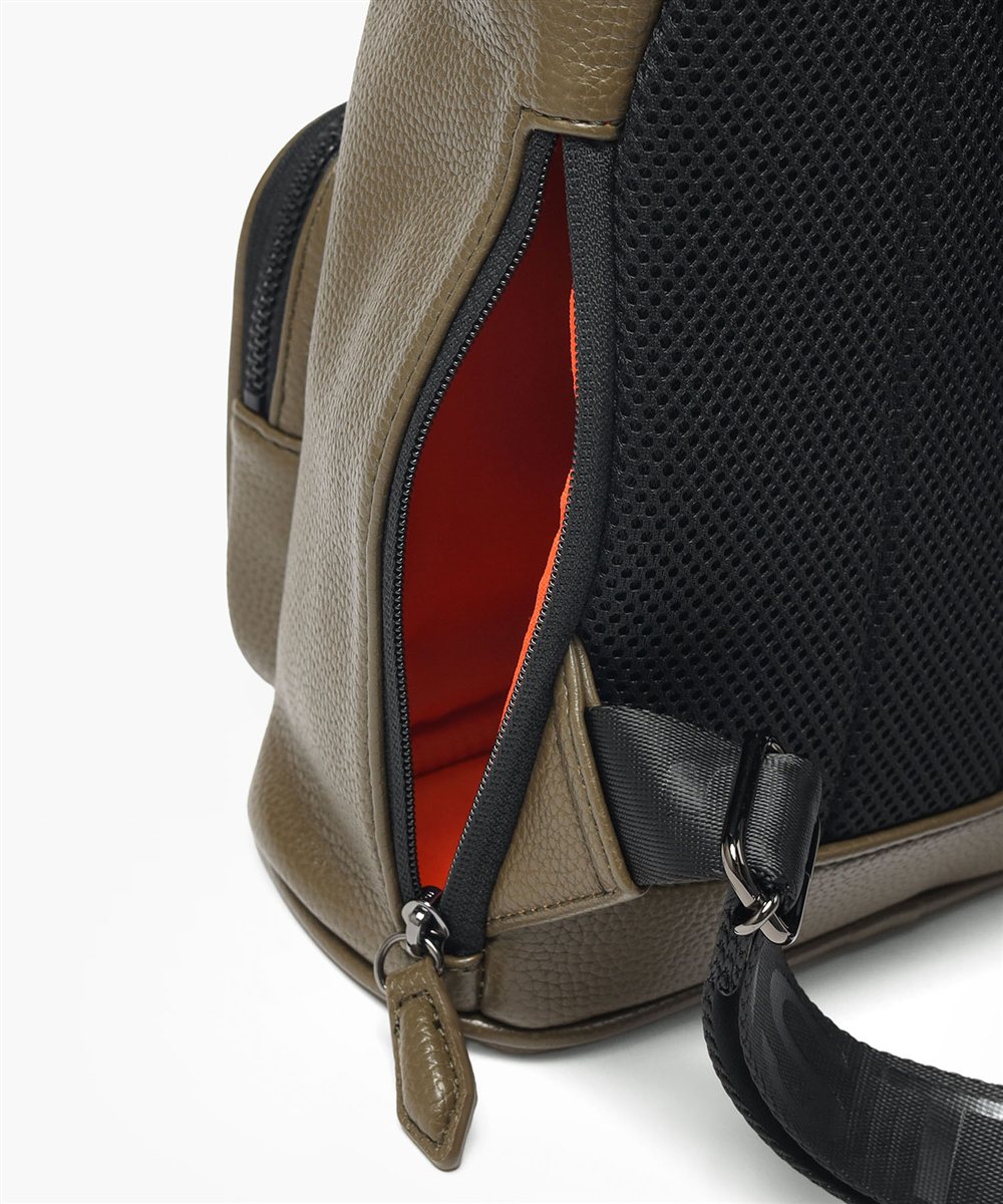 カステルバジャック ノワ ミニリュック