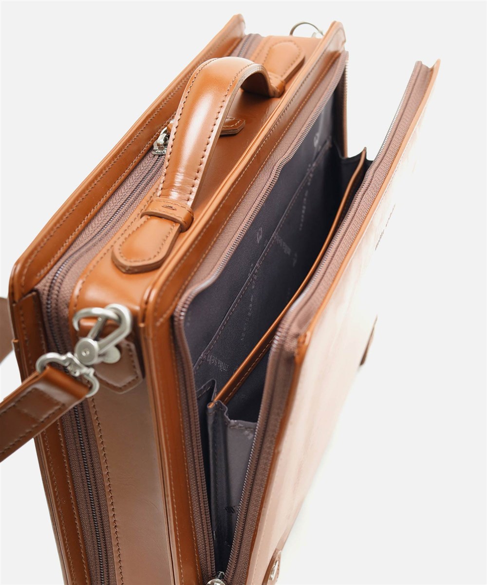 ミラ・ショーン ニュートレノ レザーショルダーバッグ B5ジャスト