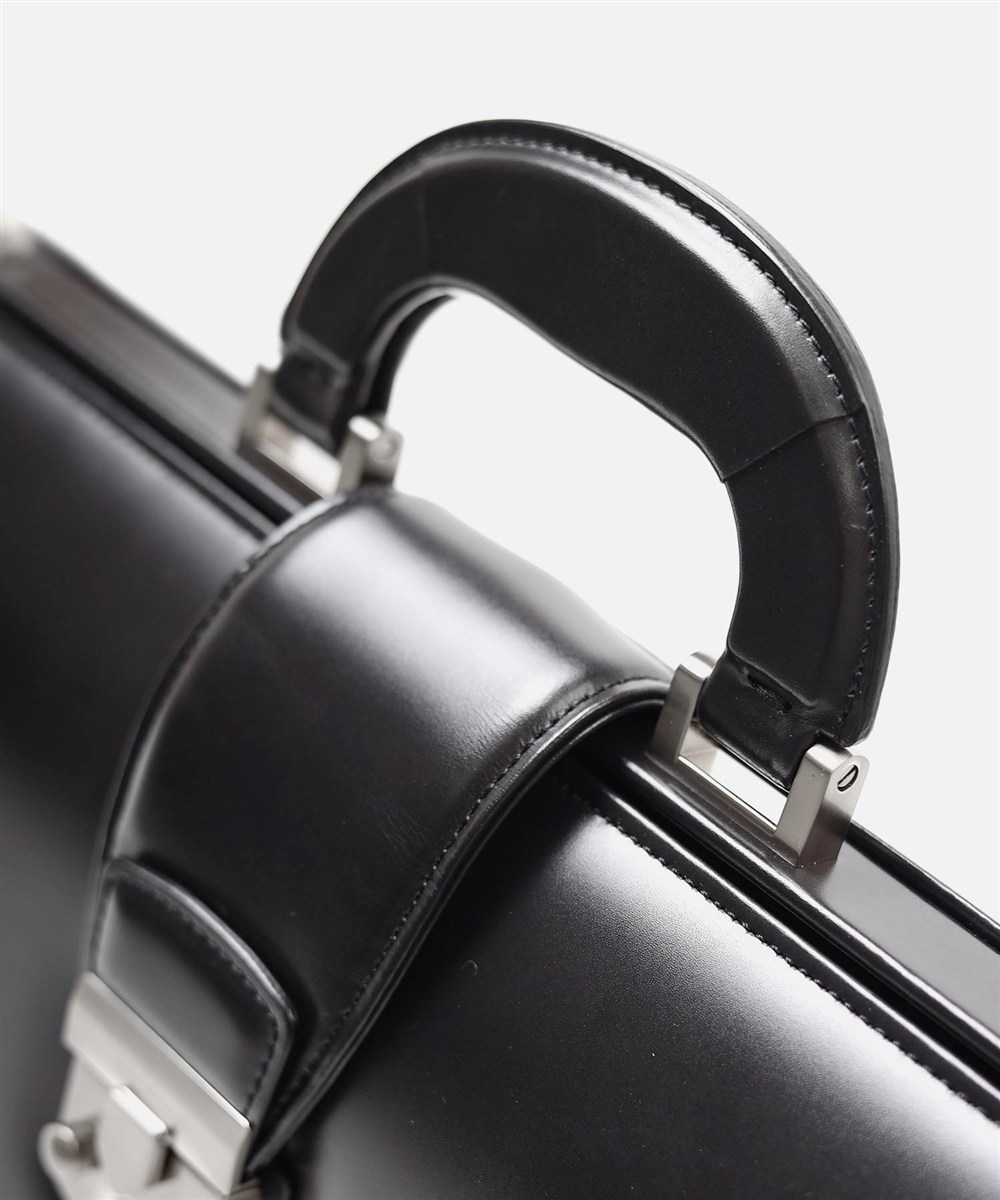 ミラ・ショーン ニュートレノ レザーダレスバッグ B4