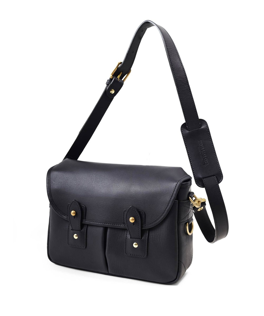 シルバーレイククラブ TEMOMI レザーショルダーバッグ