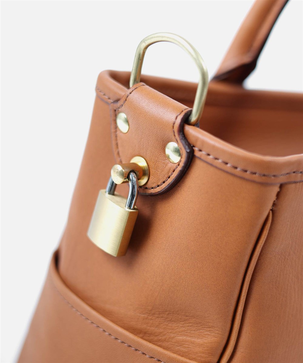 シルバーレイククラブ TEMOMI レザートートバッグ A4ジャスト