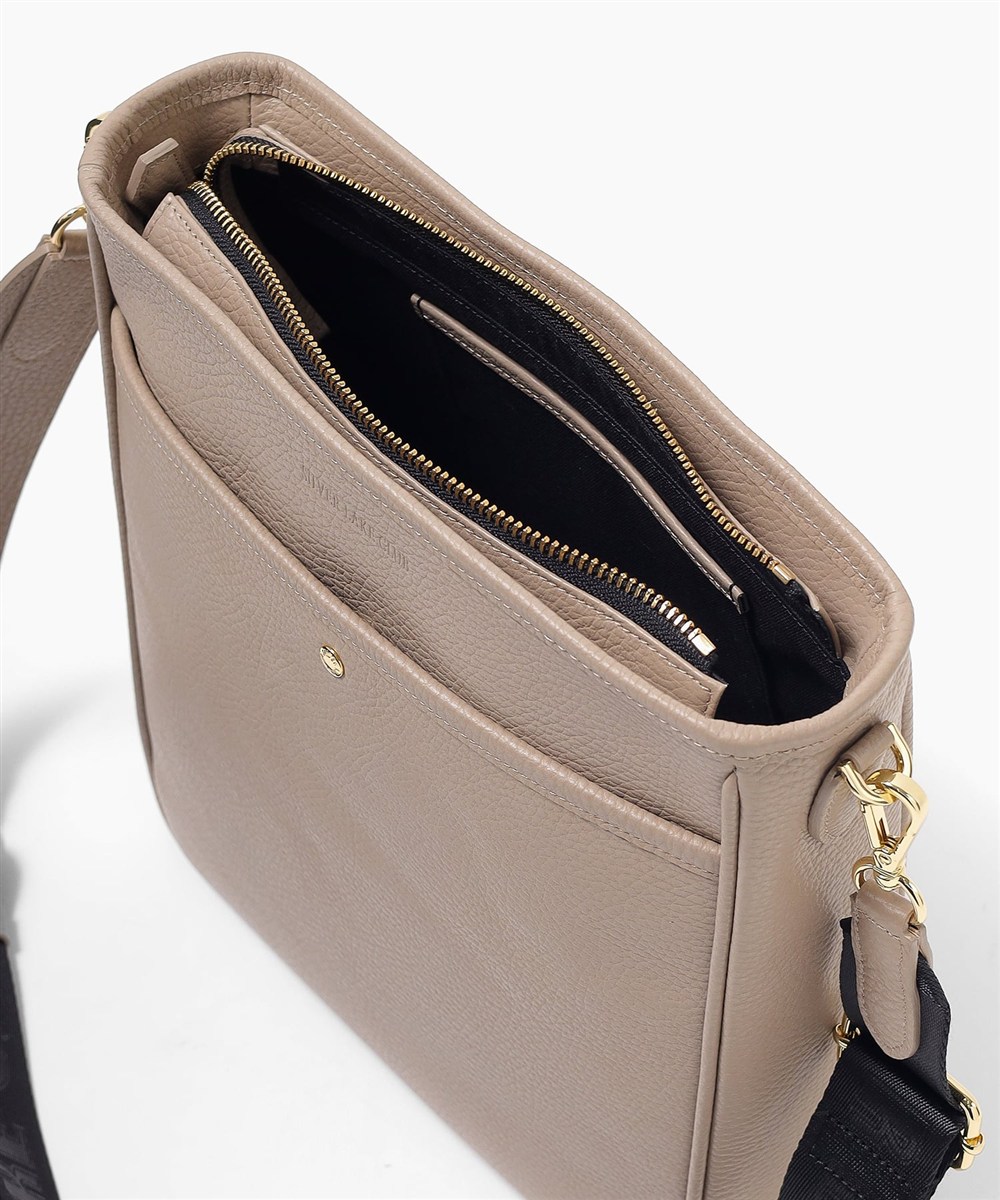 シルバーレイククラブ カールトン レザーショルダーバッグ