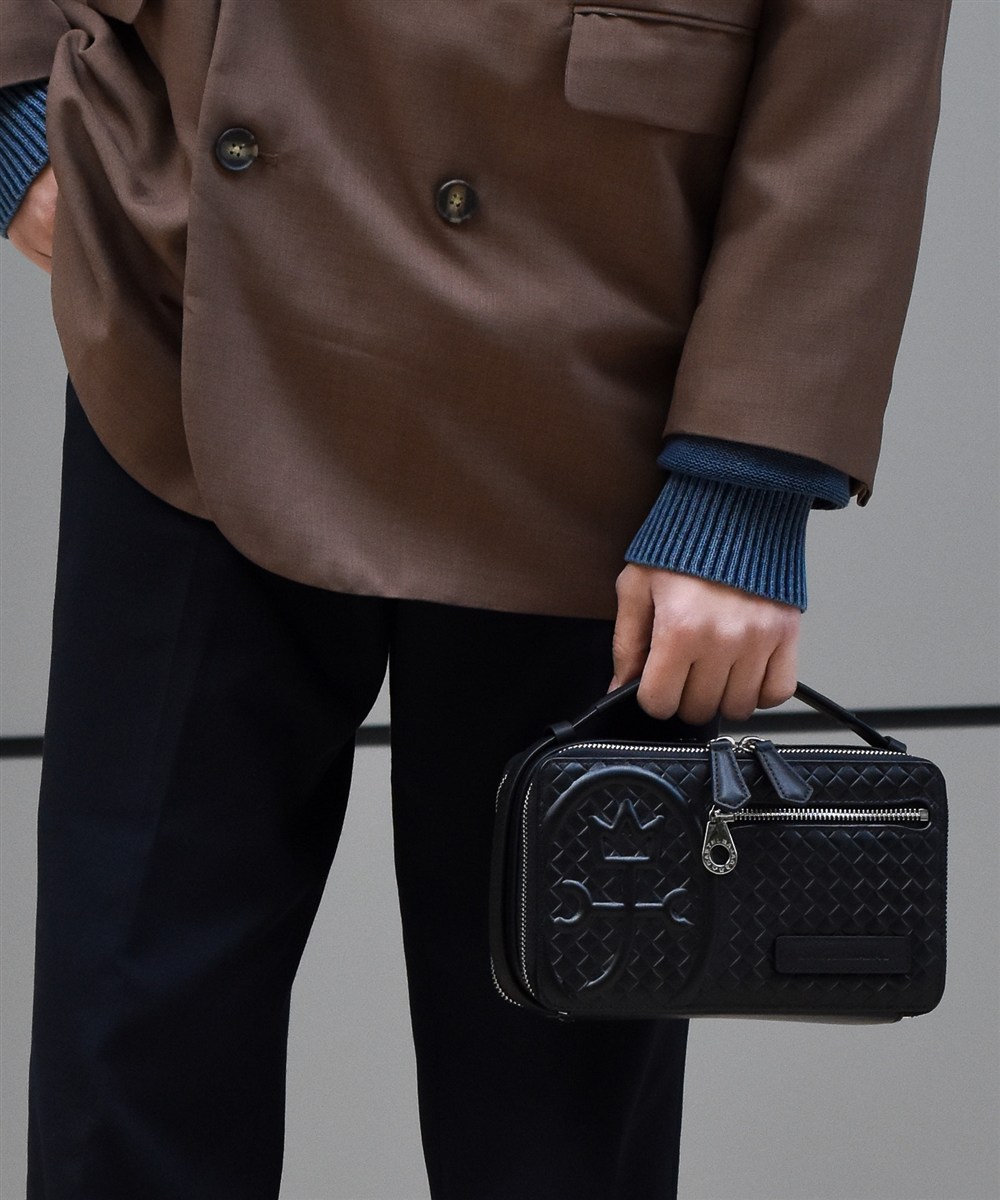 カステルバジャック ガルボ レザーメンズバッグ カード段24