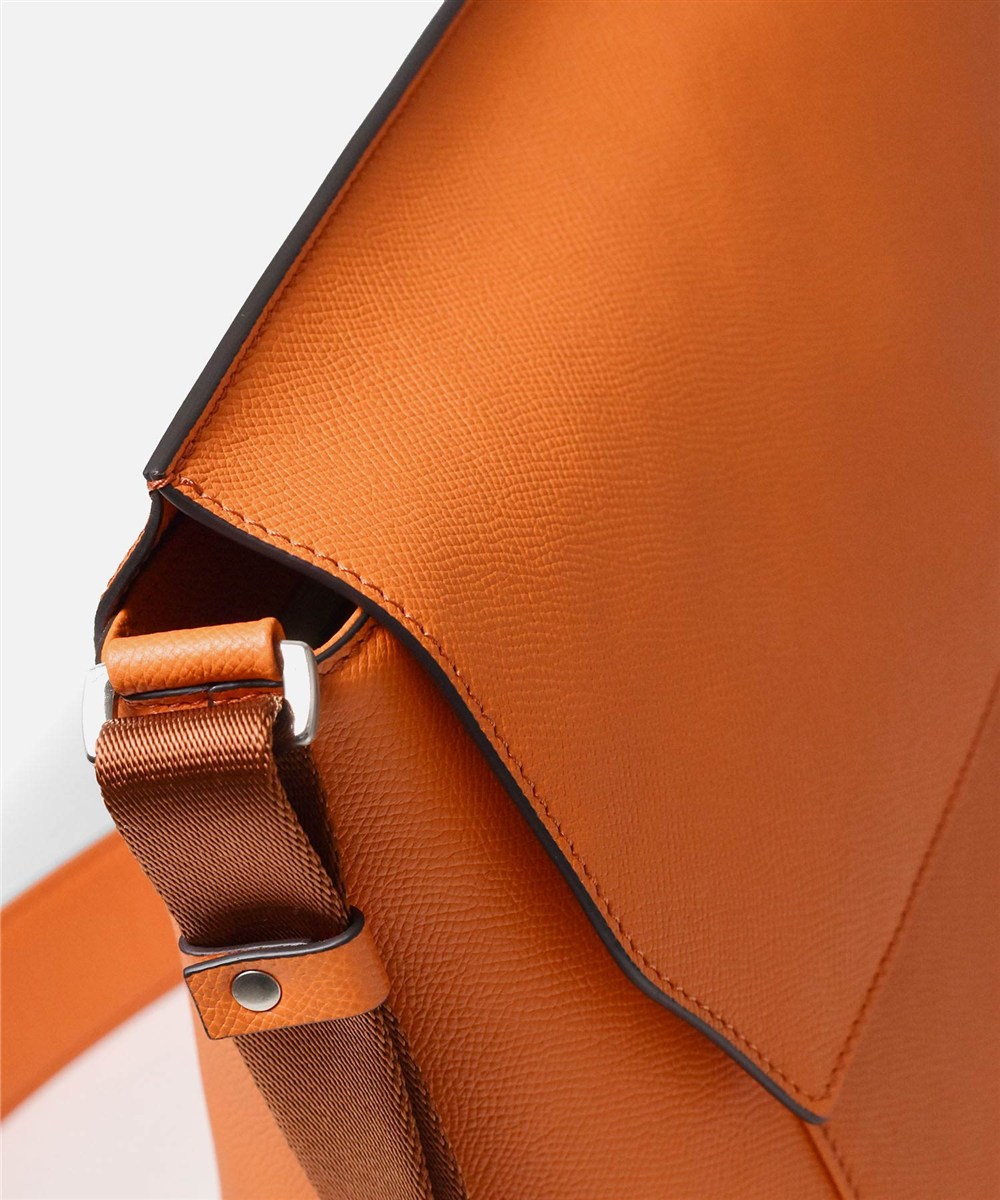 フジタカ ギャラリー ワープロラックス レザーショルダーバッグ A4 【S26KE】