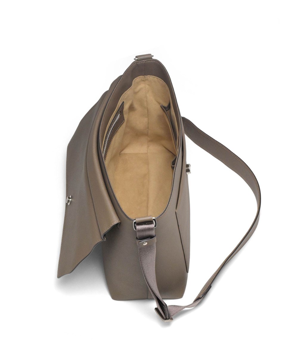 フジタカ ギャラリー ワープロラックス レザーショルダーバッグ A4 【S26KE】