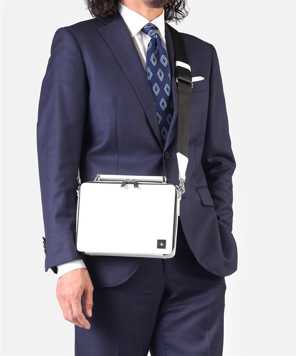 ランバン オン ブルー フィズ レザーショルダーバッグ