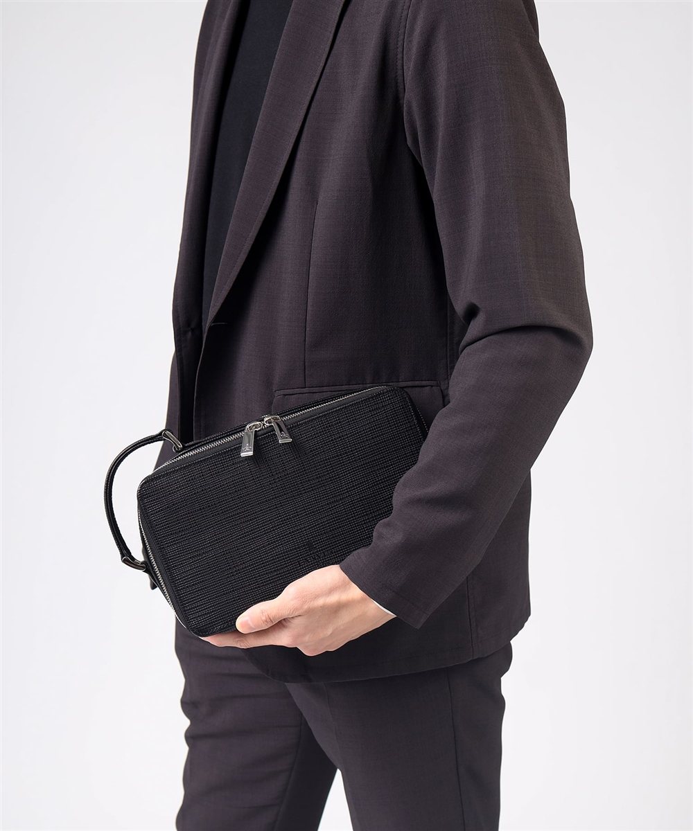 ランバン オン ブルー ゼブダ レザーポーチ ダブルファスナー