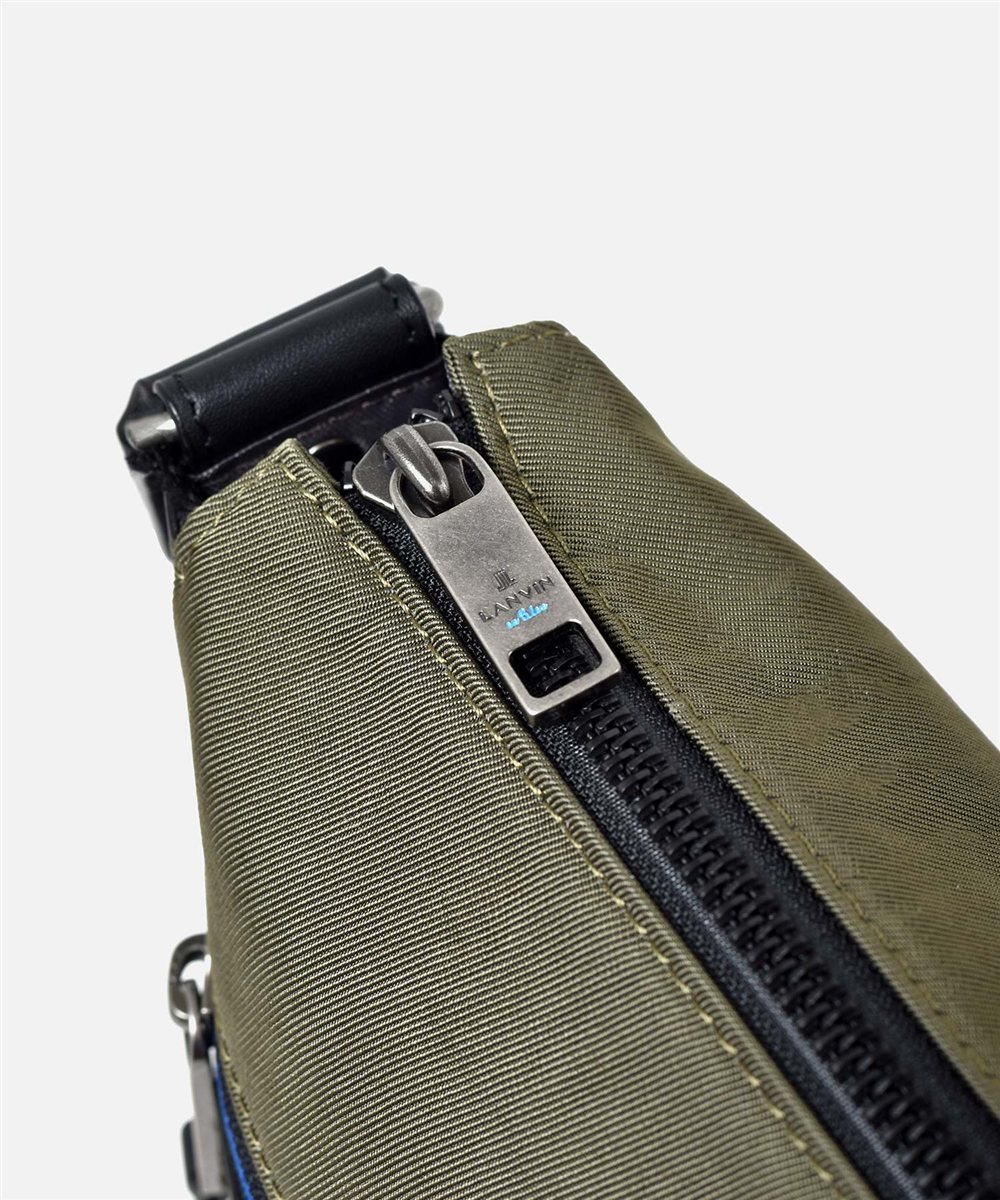 ランバン オン ブルー リール ショルダーバッグ A4