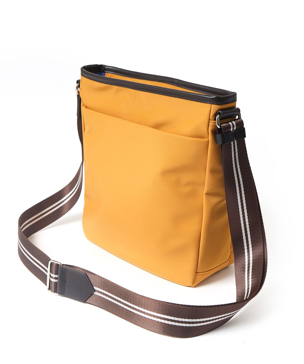 カステルバジャック コロIV ショルダーバッグ タテ型 B5