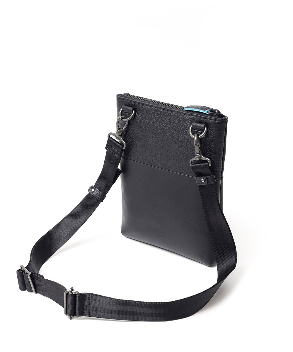 ランバン オン ブルー フェリチタ レザーショルダーバッグ