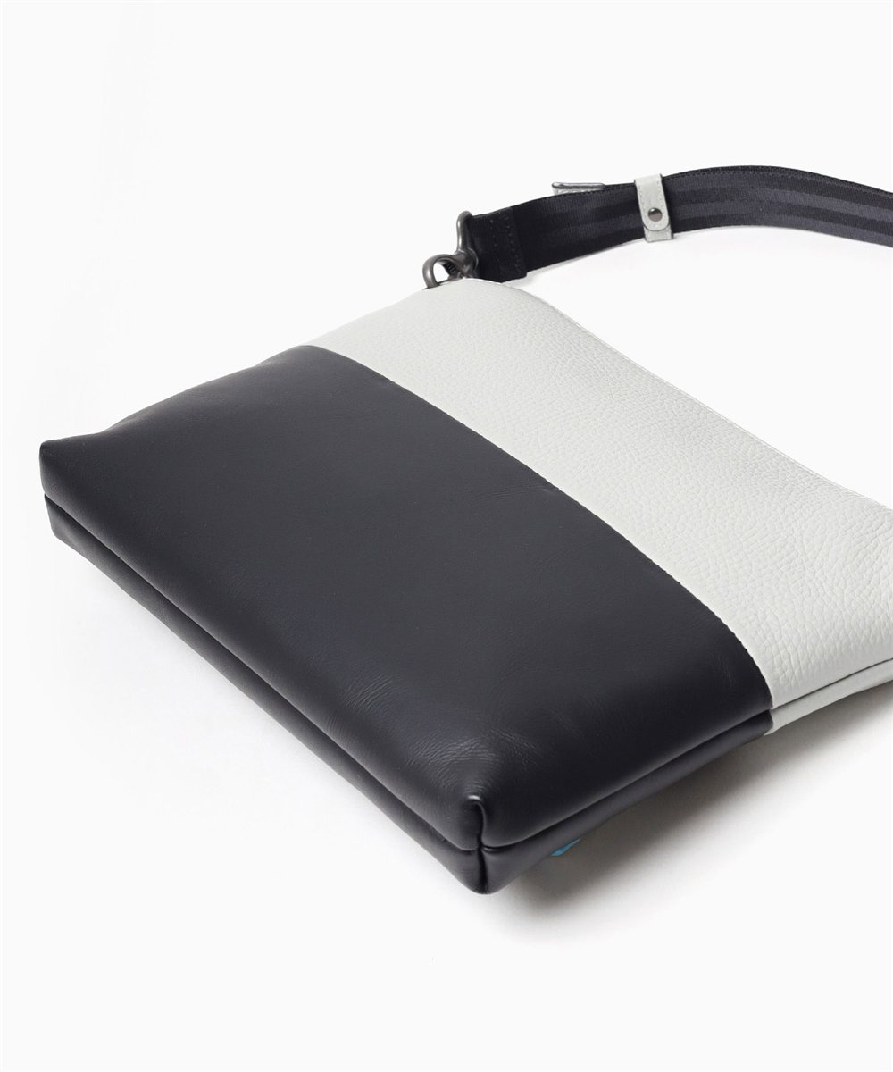 ランバン オン ブルー フェリチタ レザーショルダーバッグ B5 2WAY