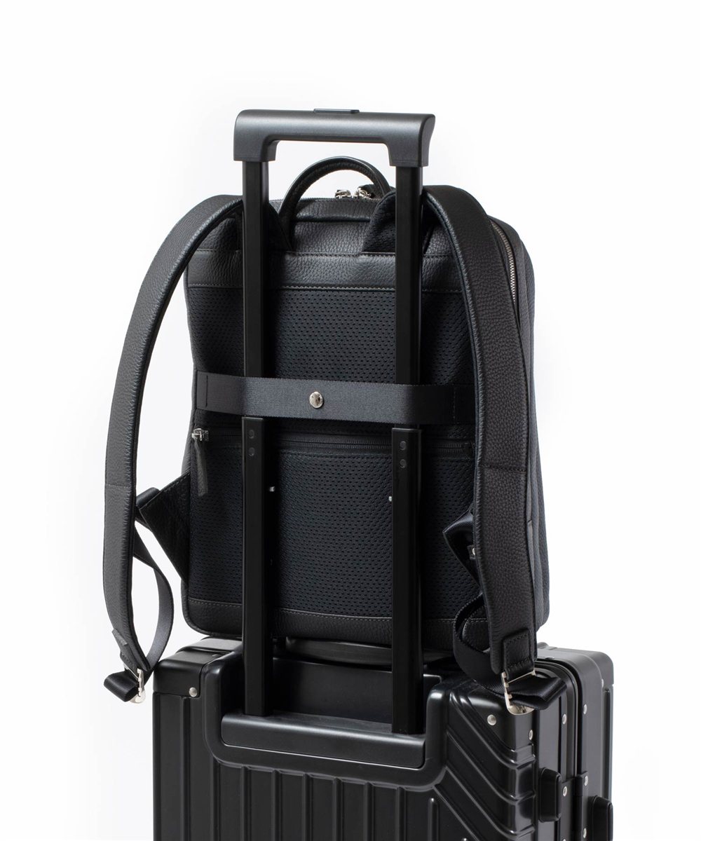 フジタカ ソル コンパクト レザーリュック A4