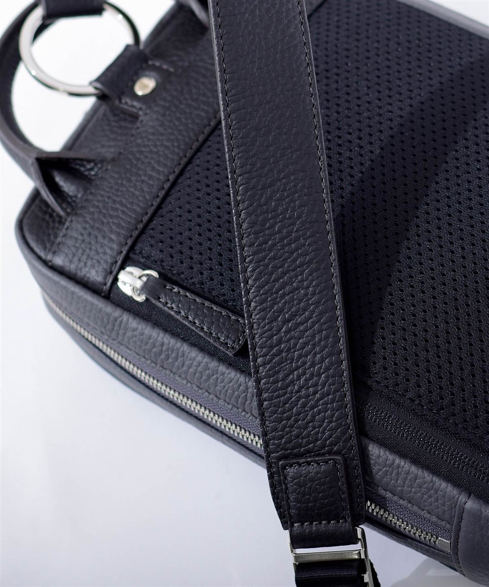 フジタカ ソル レザーワンショルダーバッグ