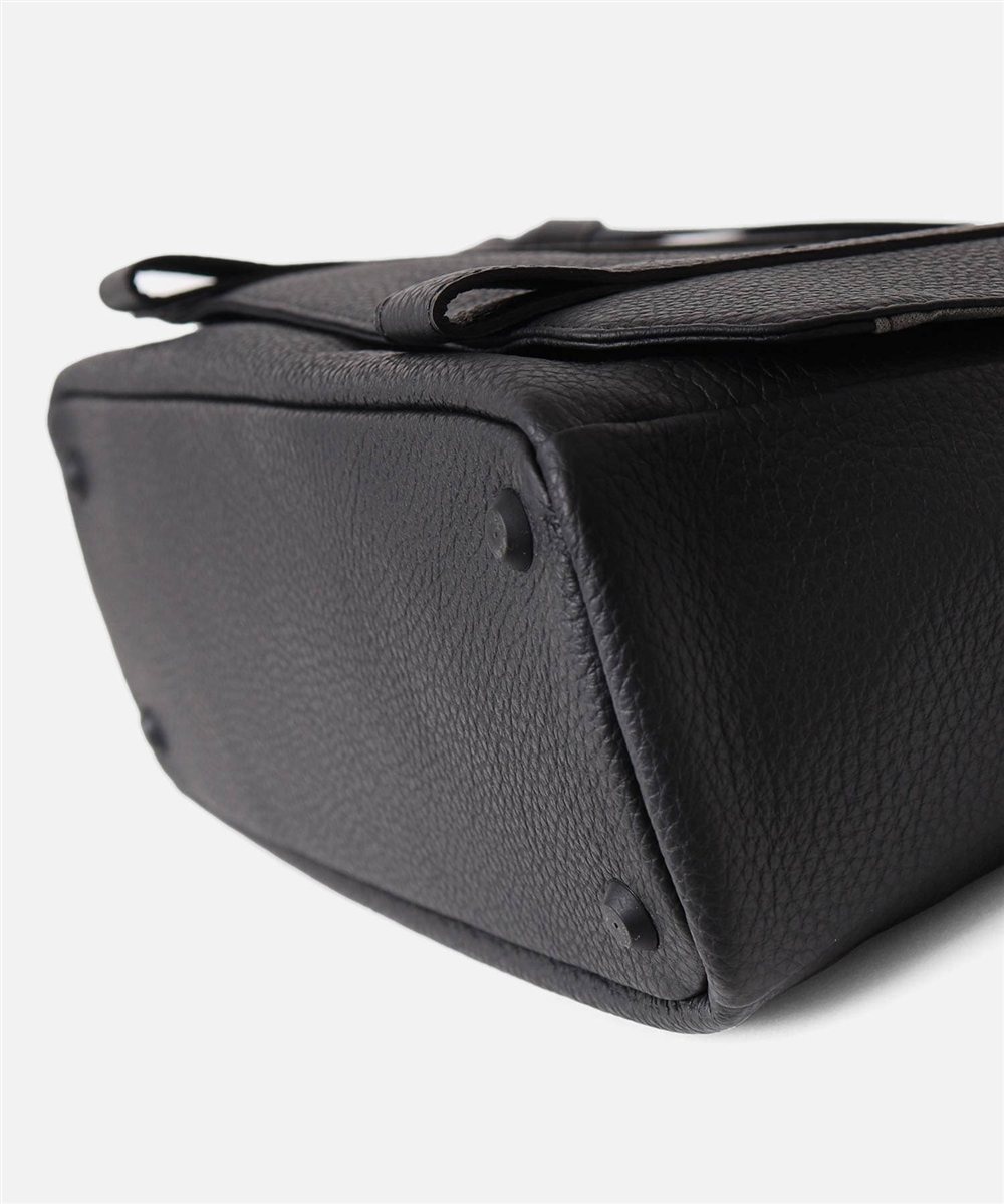 フジタカ アルタ かぶせ レザーショルダーバッグ A4