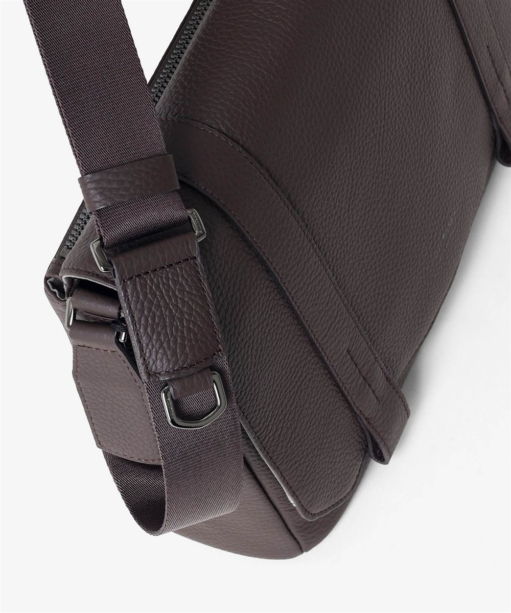 フジタカ アルタ かぶせ レザーショルダーバッグ A4