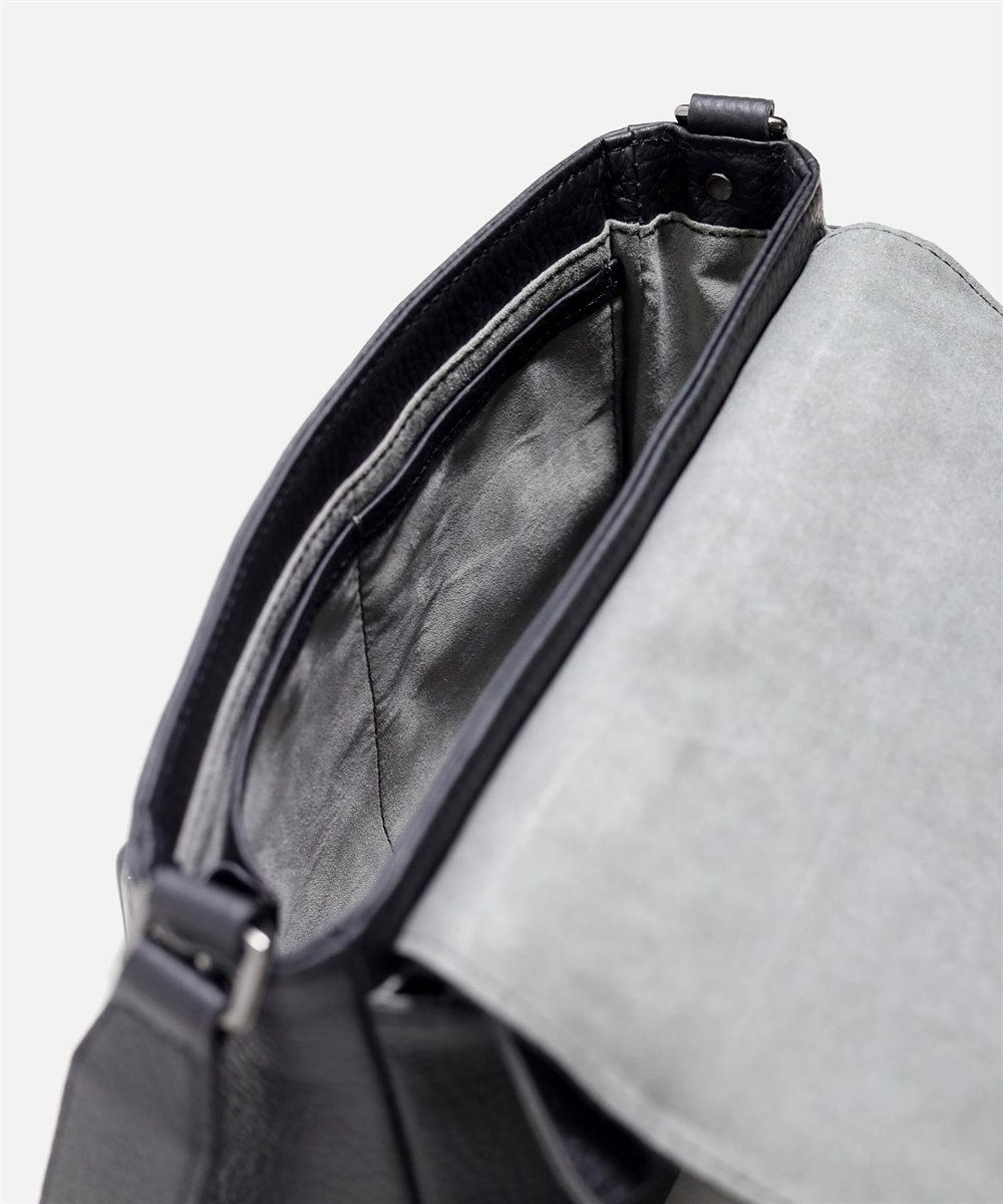 フジタカ アルタ かぶせ レザーショルダーバッグ スモール